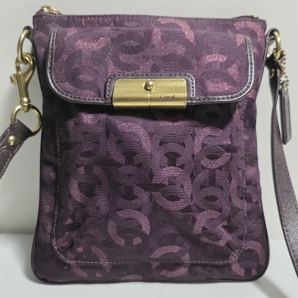 Signature Vtg Coach Purple Sling/Cross Body Bag